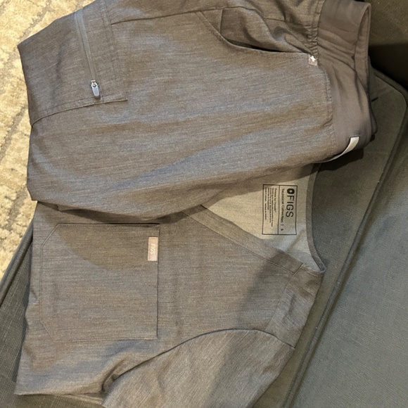 Womens Figs Scrub Set - Picture 4 of 4